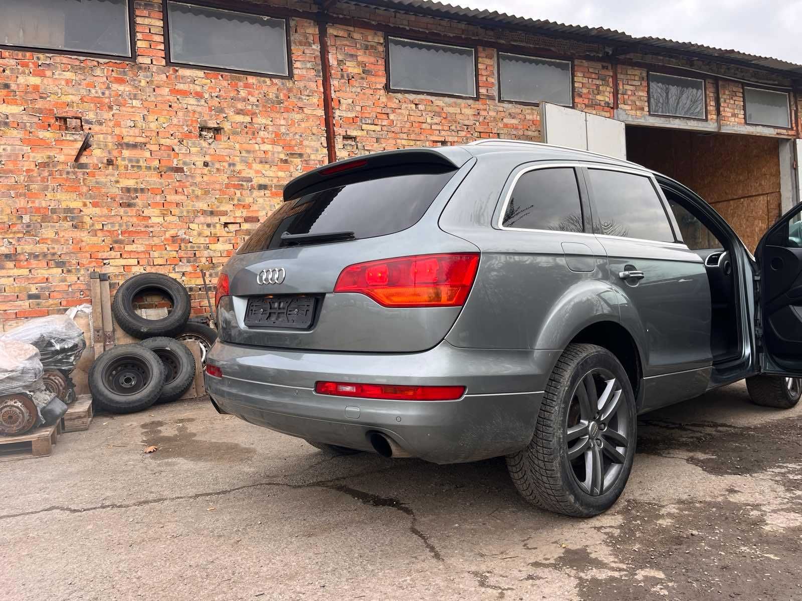 Ауди Q7 3.0TDI S line