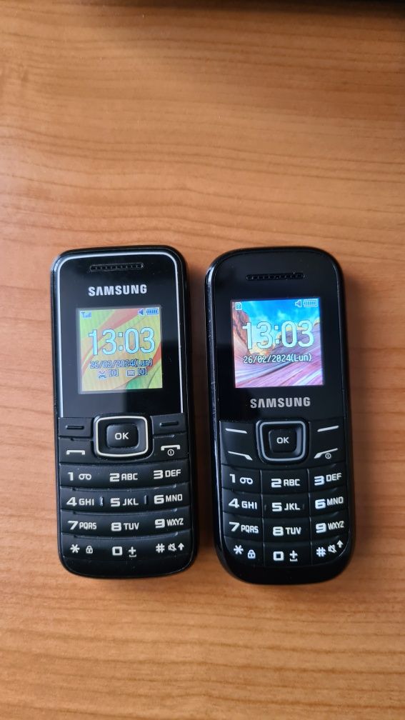 Vand 2 telefoane Samsung cu butoane