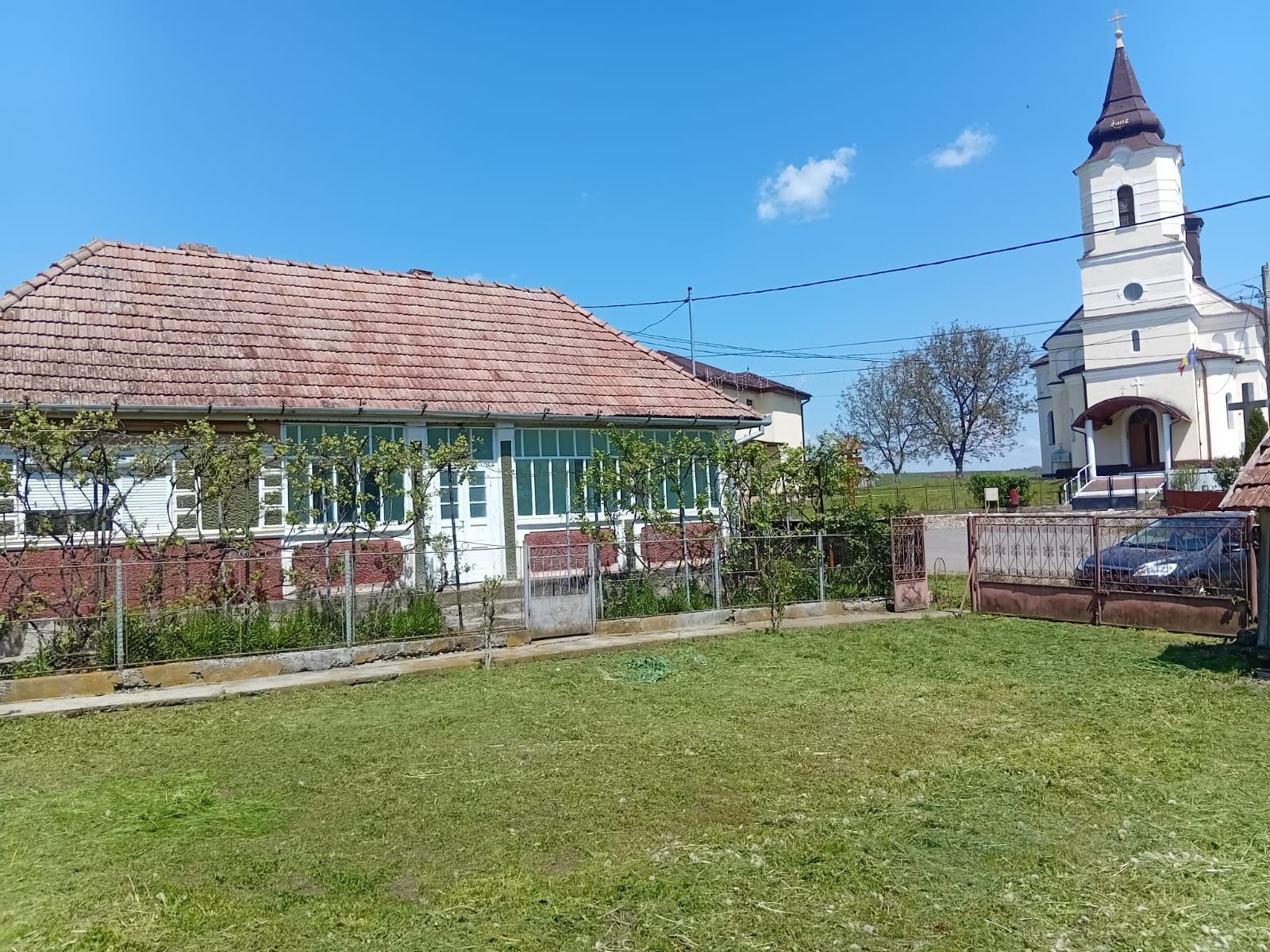 Casa cu gradina de vanzare Iclandu Mare