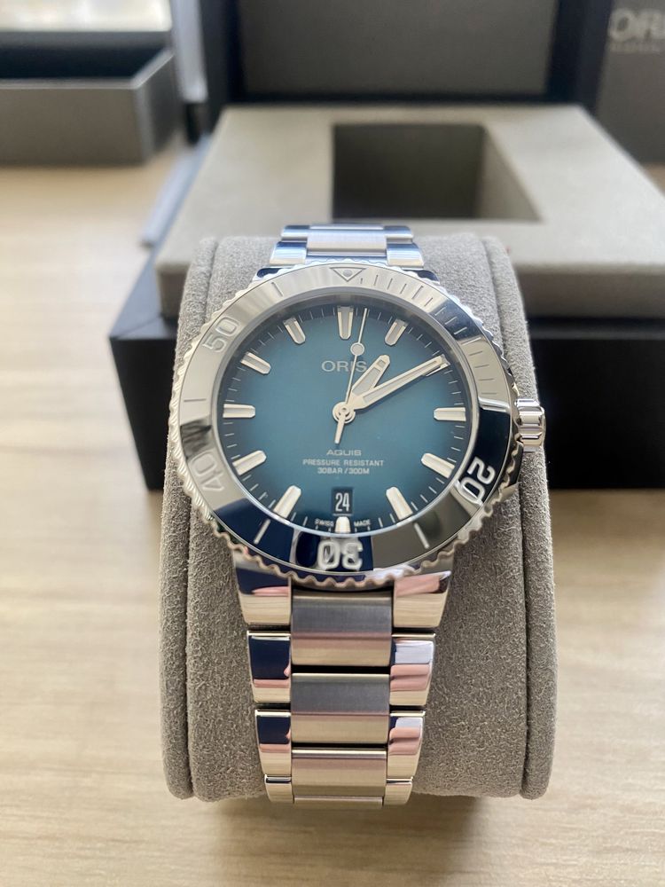 Oris Aquis 39.5 mm Nou/Nepurtat Similar Longines/Seiko