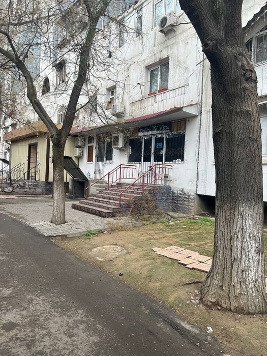 СРОЧНО!!! Продается Юнусобод-13 КВ Ахмад Дониш 3/1/9 Под офис 2-линия