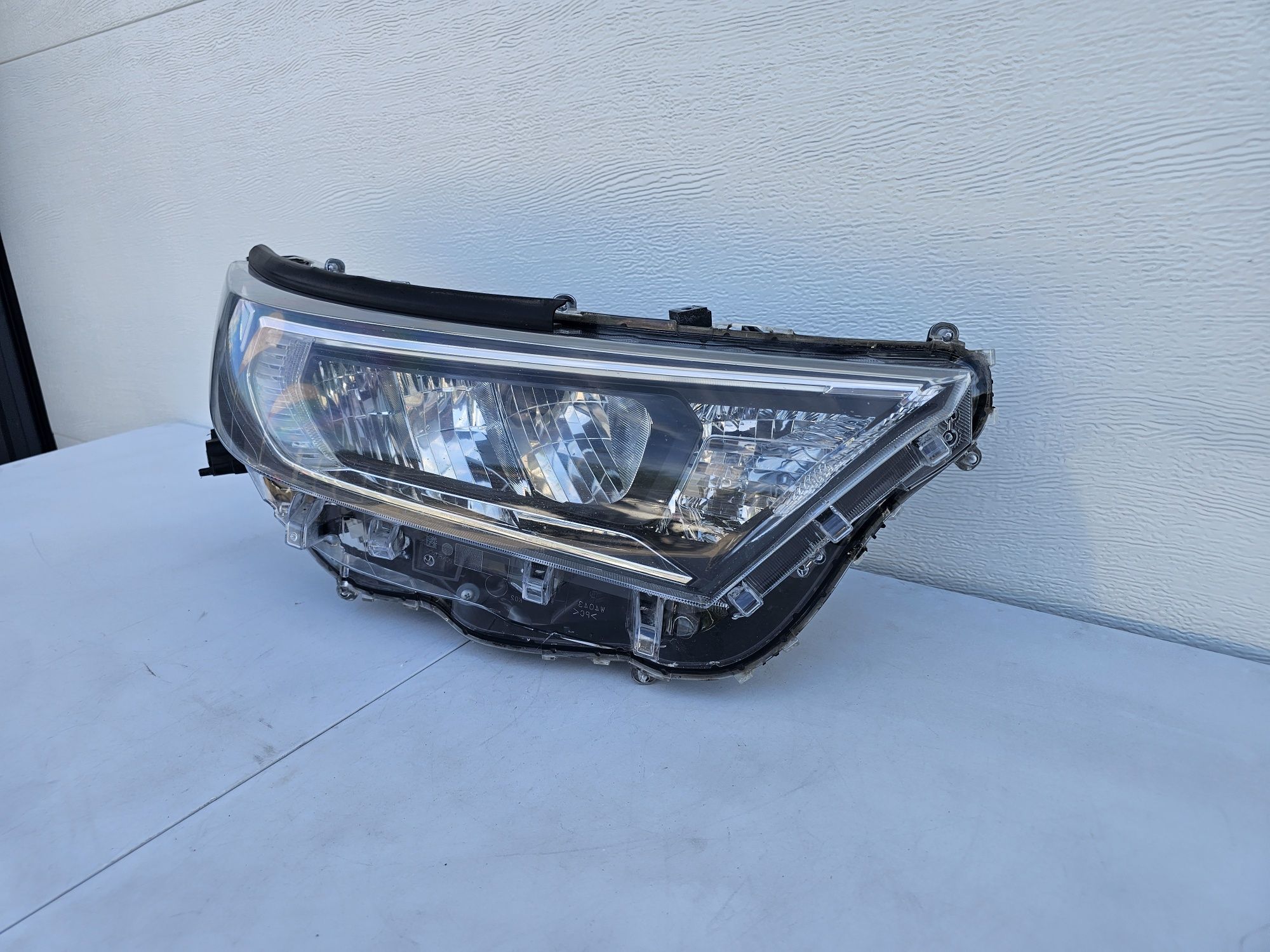 Far dreapta Toyota Rav4 Full Led