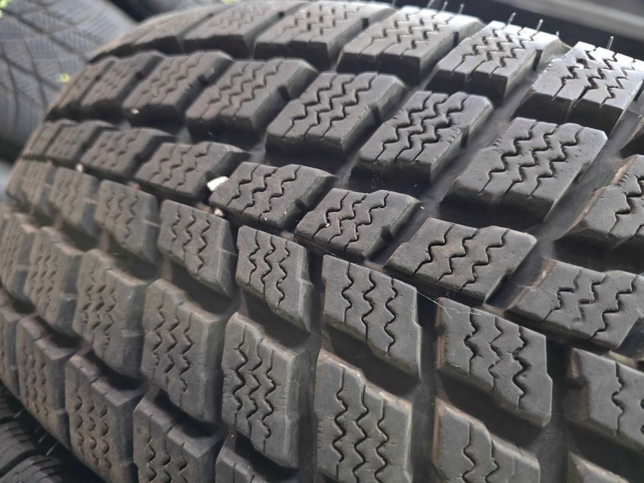 4бр Зимни гуми 225 70 16 - Nexen