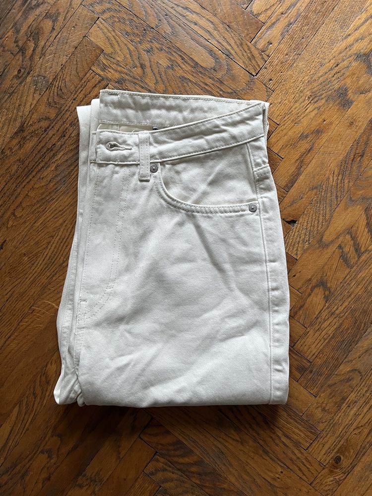Pantaloni/blugi albi Weekday - mărimea M