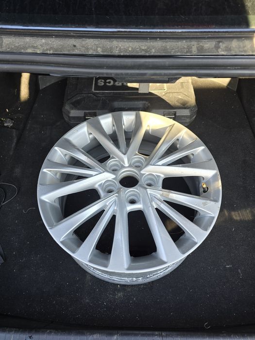 Диск на toyota camry Legeartis TY222 r17