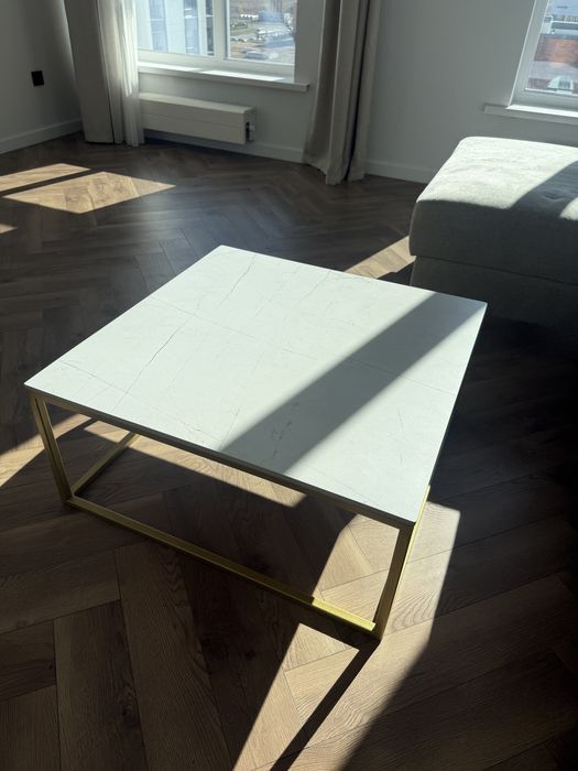 Журнальный столик почти новый!