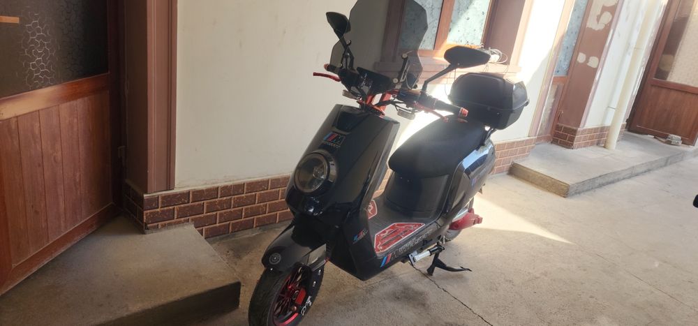 Skuter  BMW sfatlik