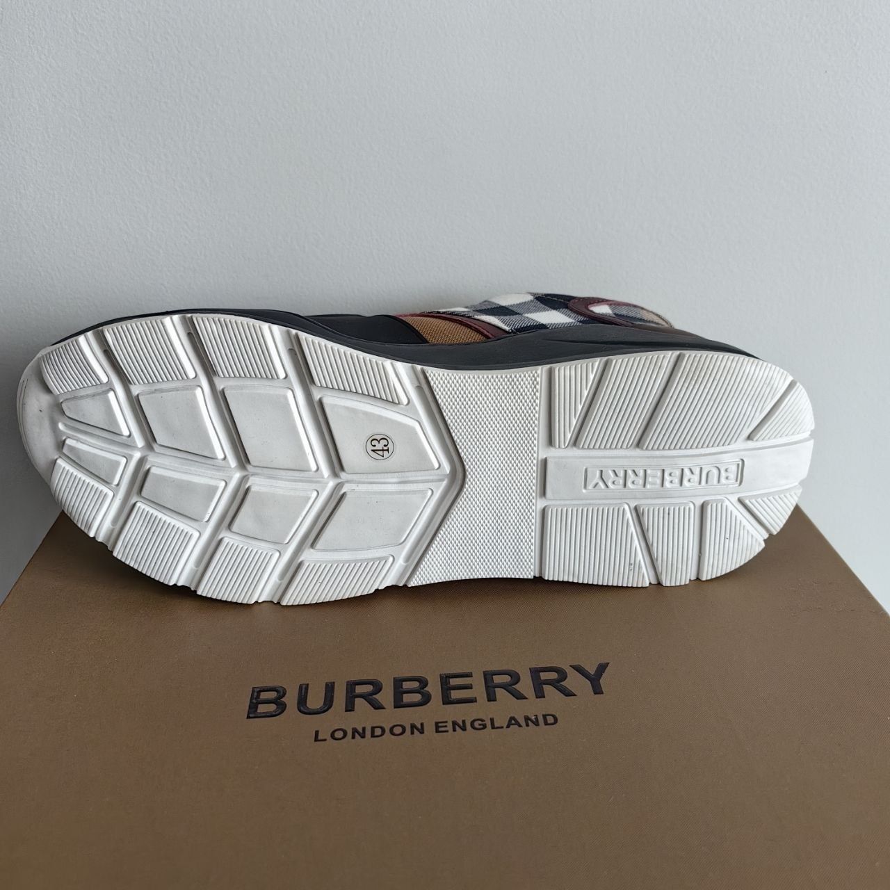 Маратонки Burberry кецове обувки 44
