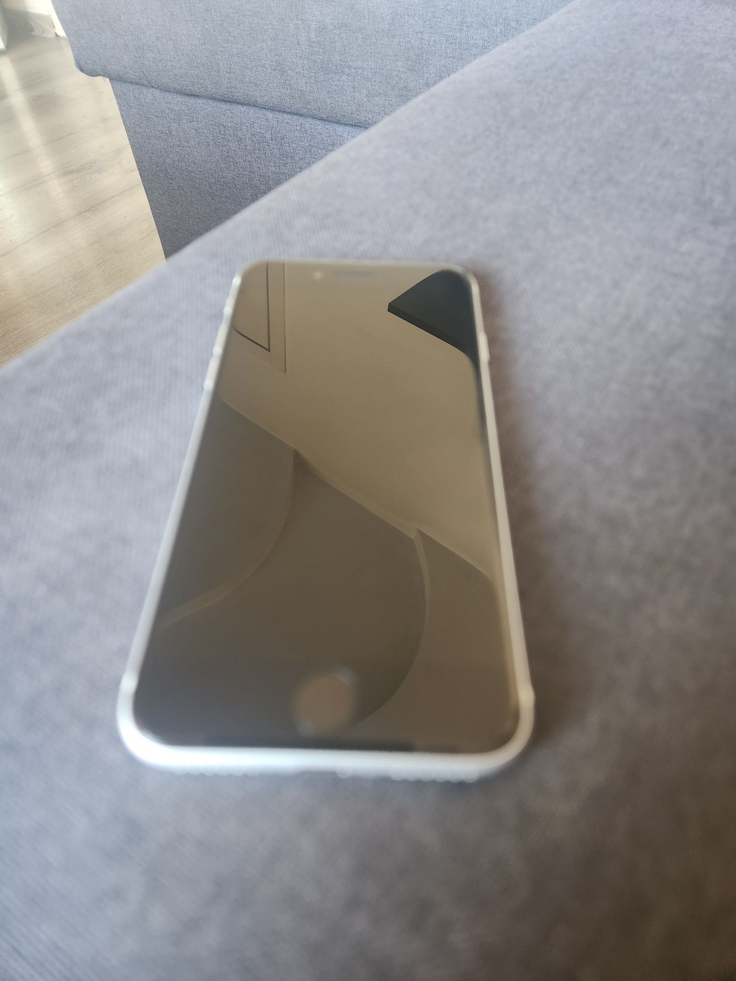 Iphone se 2022 2 ro pokolenie