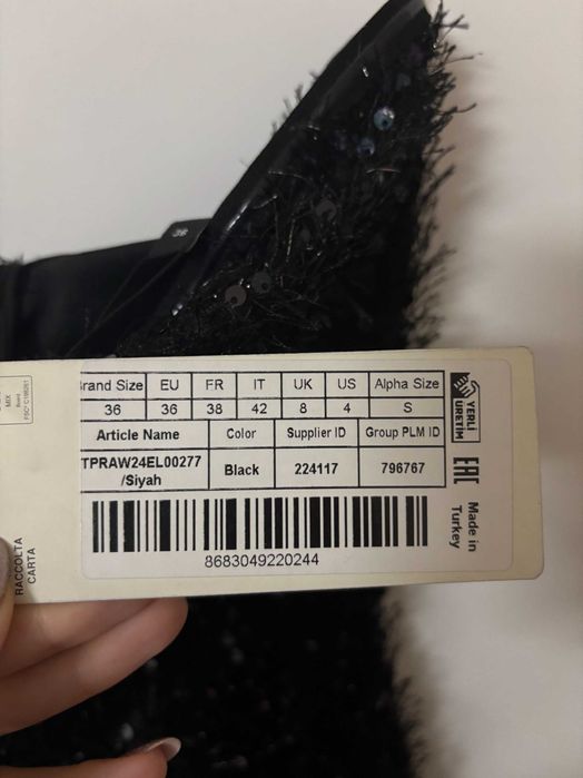 Черна миди рокля с блестящ ефект