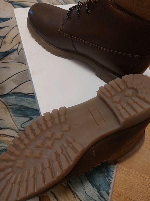 Bocanci din piele naturala