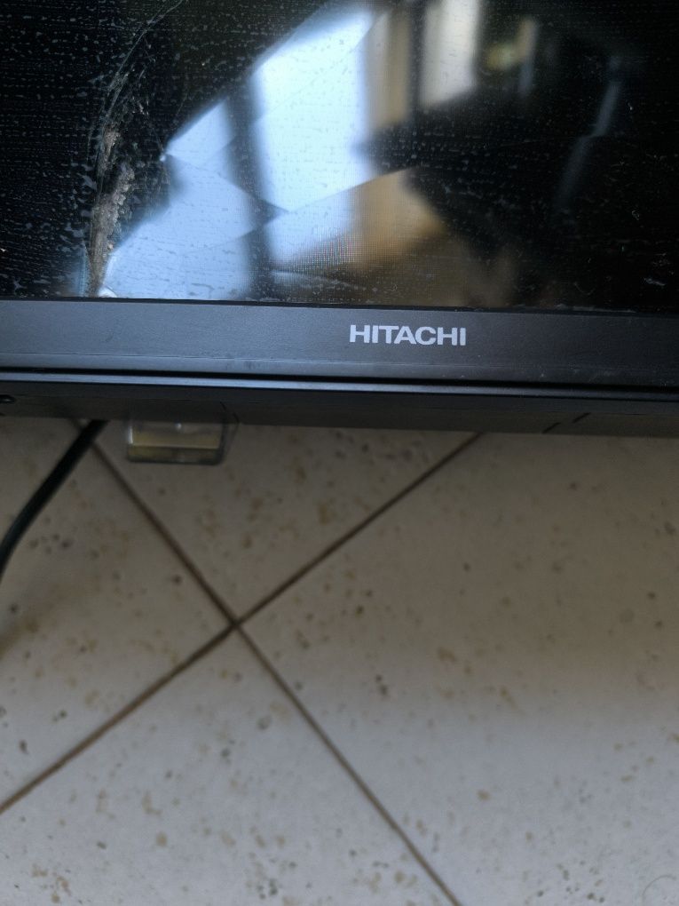 Телевизор HITACHI ,32 инча(за части)