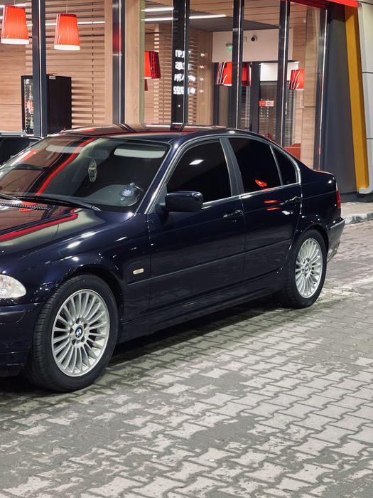 BMW 330 E46  Impecabil  An 2000
