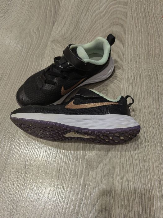 Vând adidași copii