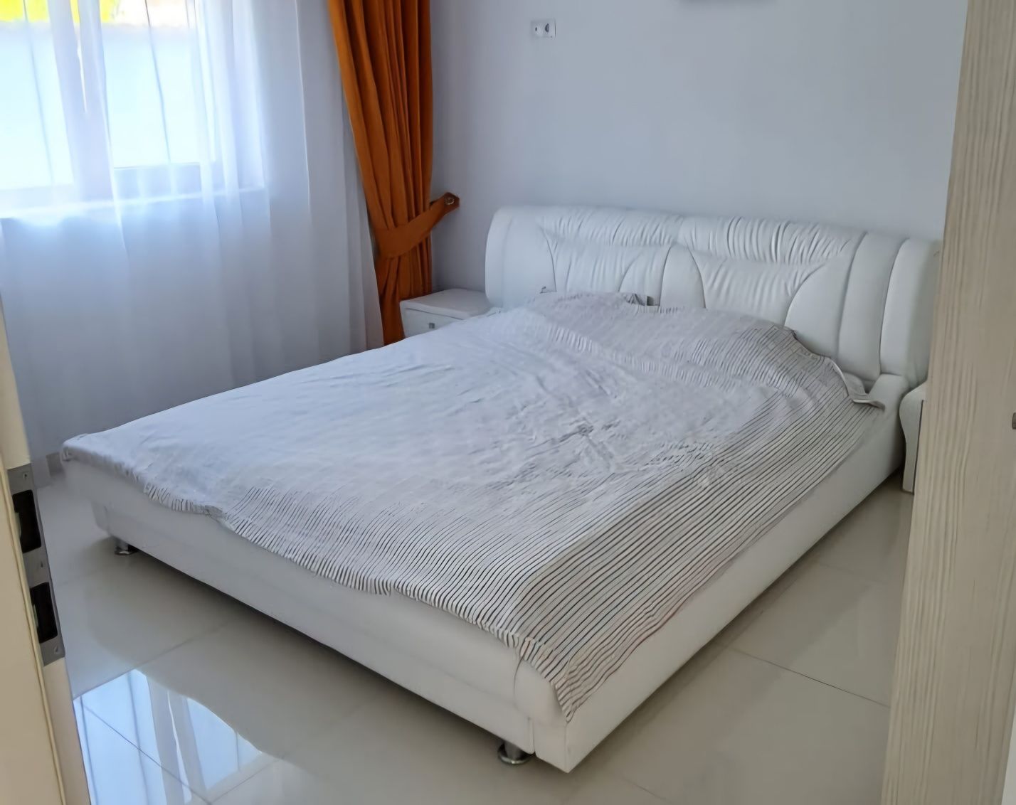 Pat Divani & Sofa lemn masiv piele naturala 180x200 Somiera inclusa