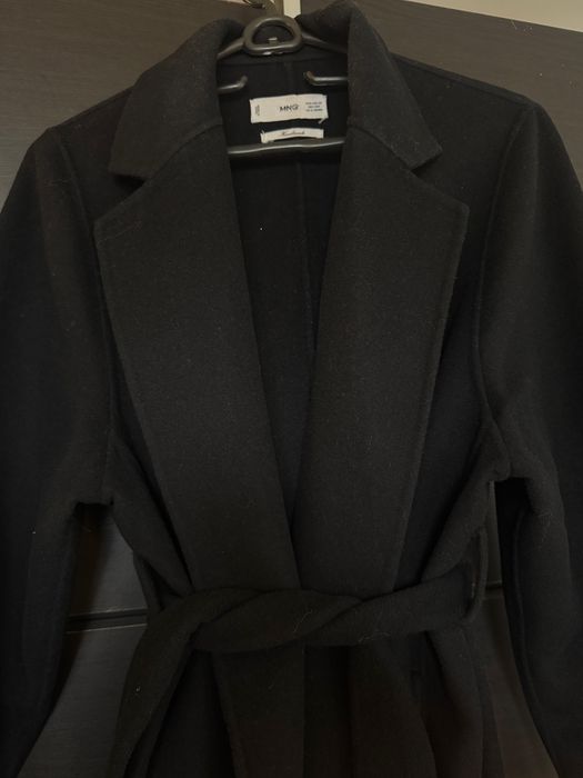 Вълнено черно палто Mango