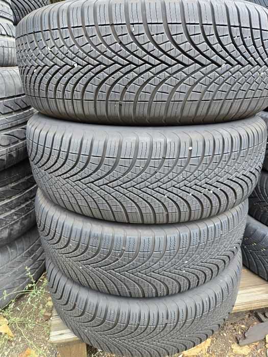4бр. 215 65 16 Dunlop всесезонни.