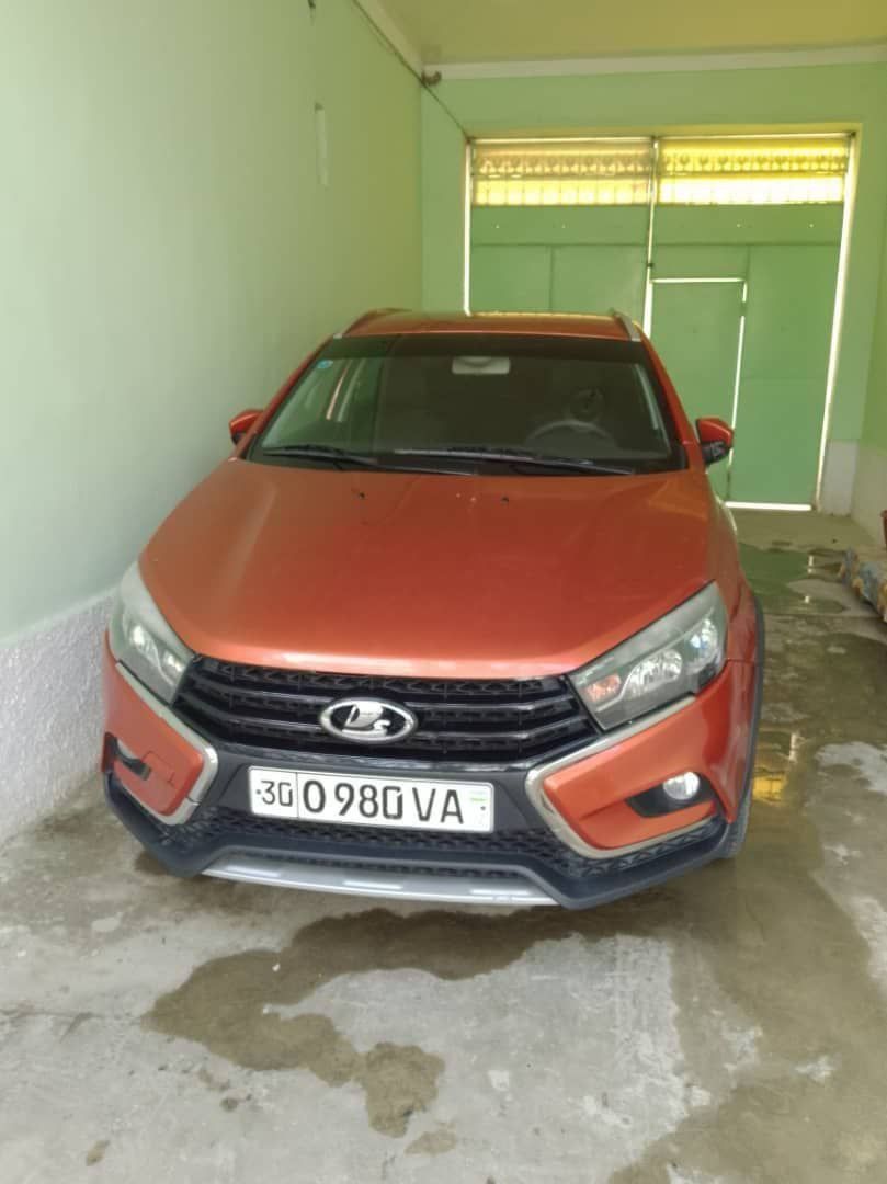 Lada Vesta cross