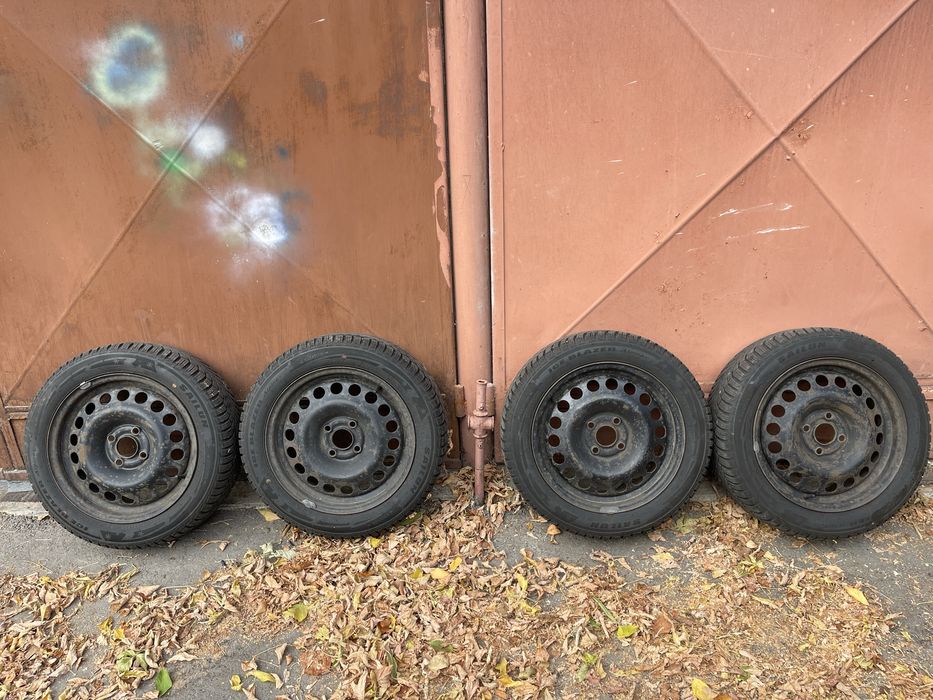 Anvelope iarnă Sailun 185/55 R15 + jante de tablă – stare foarte bună