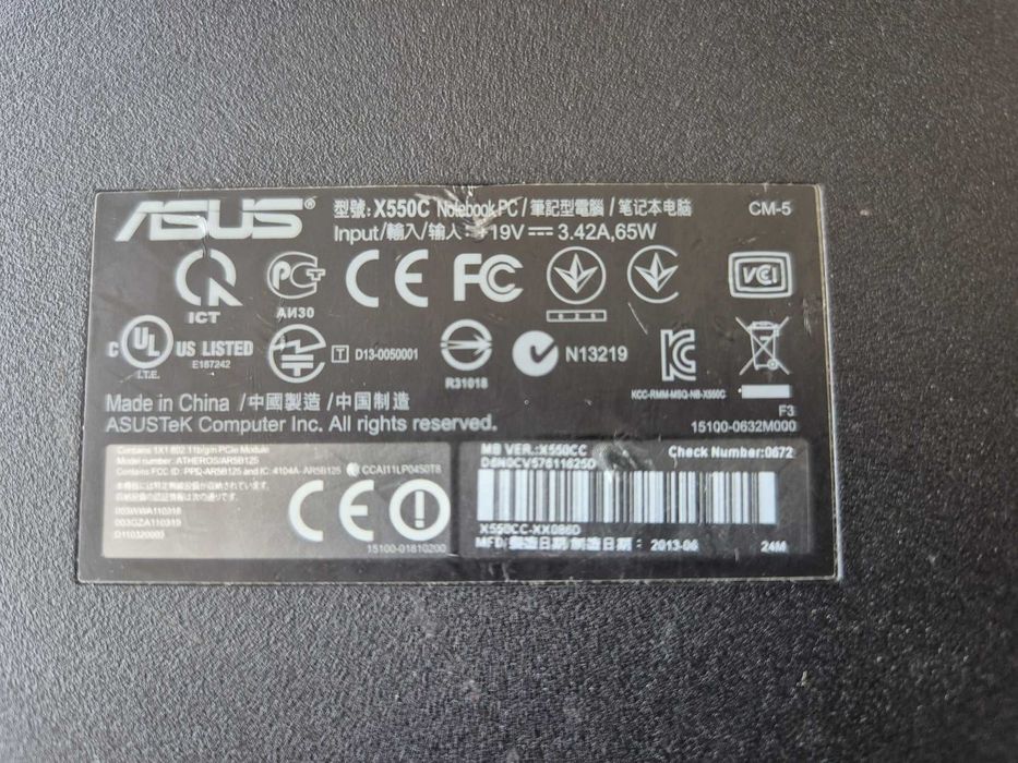 Laptop Asus X-550C  procesor I3  cu tastatura defecta
