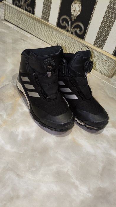 Обувки Terrex в идеално състояние договорна цена 34 номер