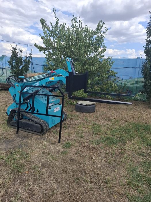 Incarcator frontal (mini buldoexcavator)