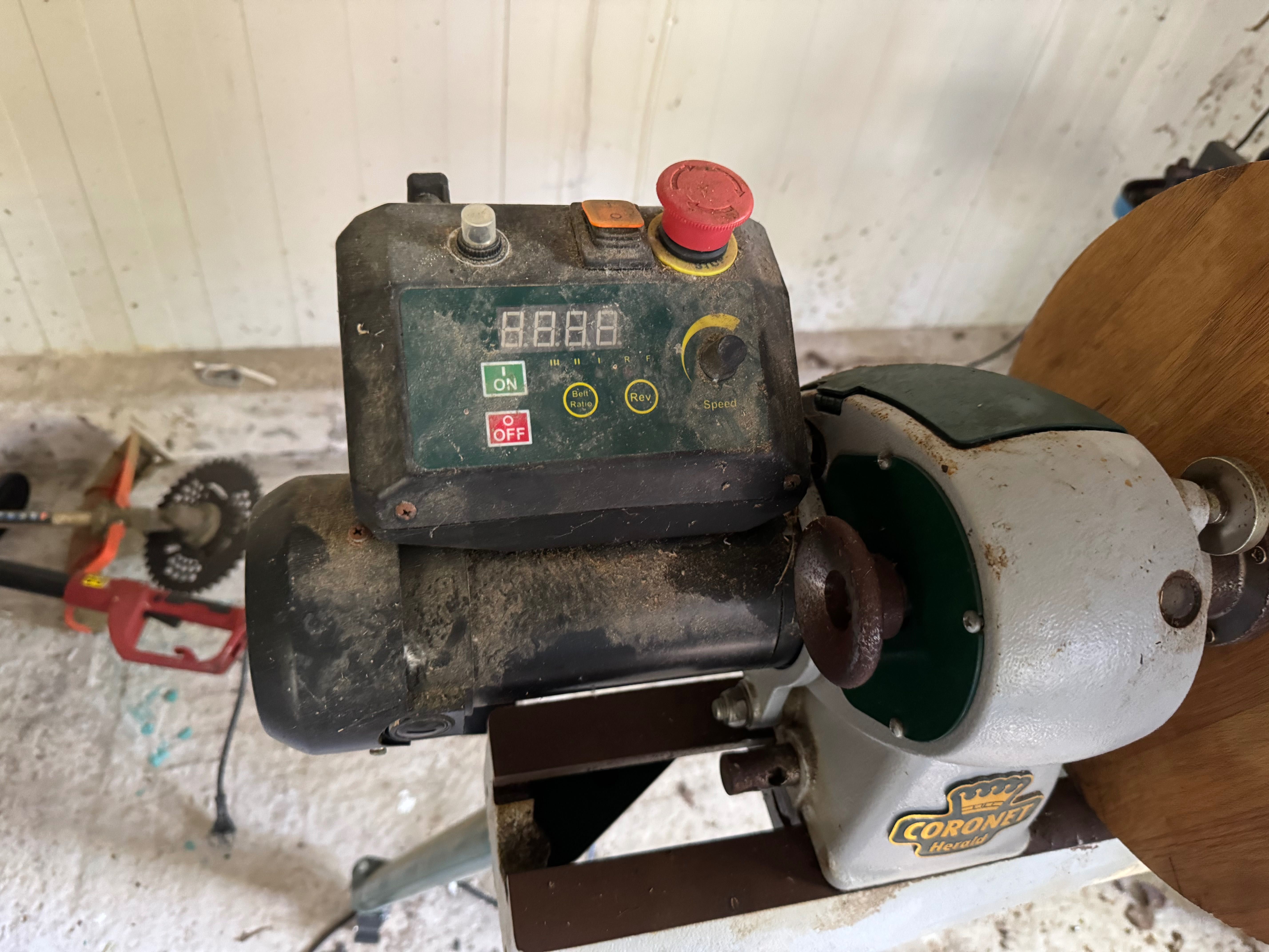 Струг за дърво Coronet Herald Lathe + SC2 Mini Chuck пакет