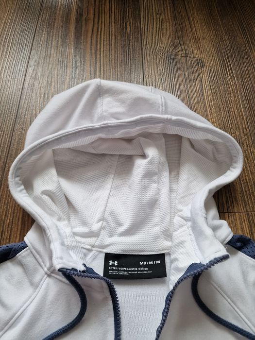 Страхотно  мъжко спортно долнище горнище UNDER ARMOUR размер S/M