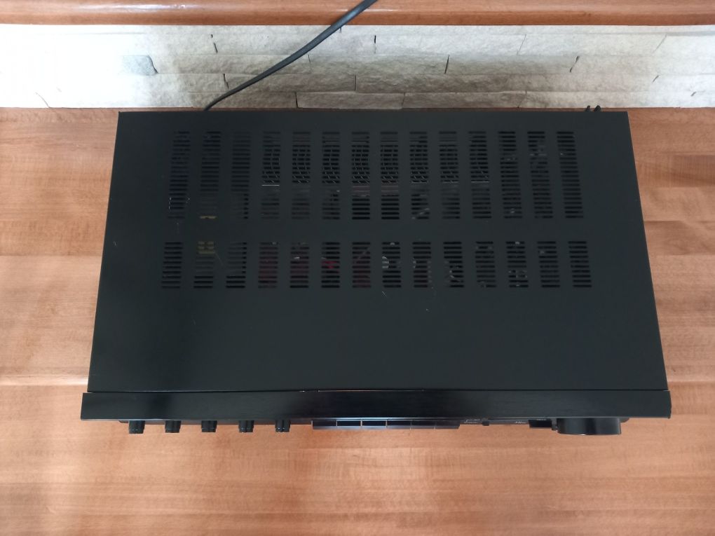 Amplituner Fisher RS 909