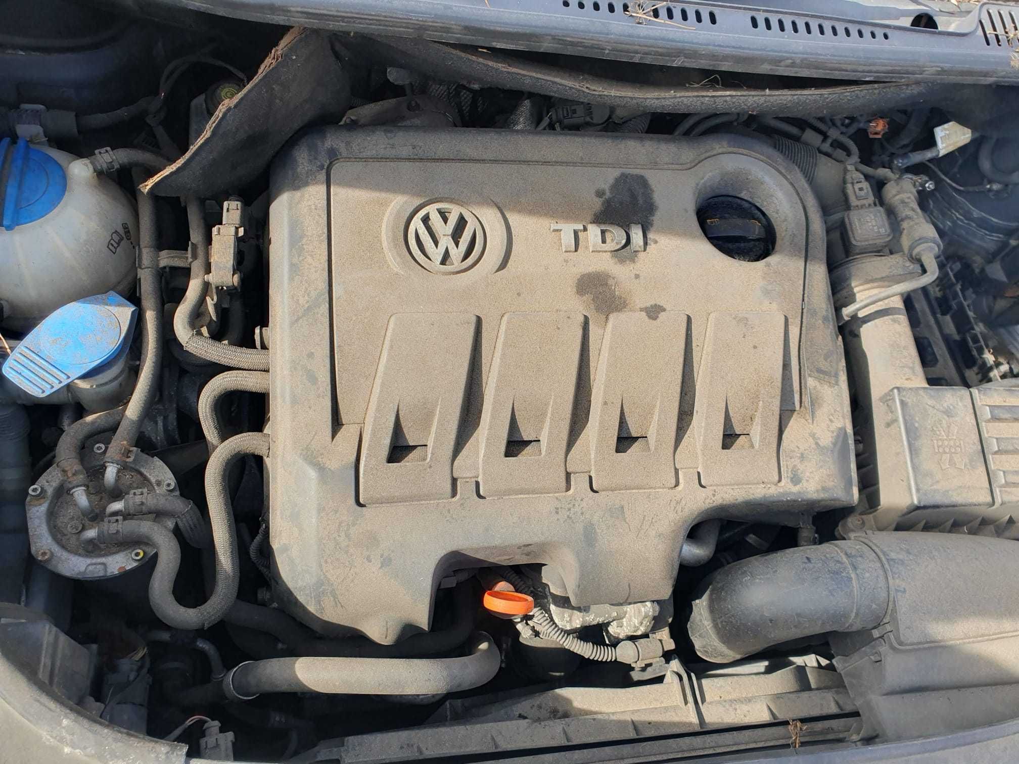 Dezmembrez Volkswagen Touran SE 1.6 TDI CAY 2011