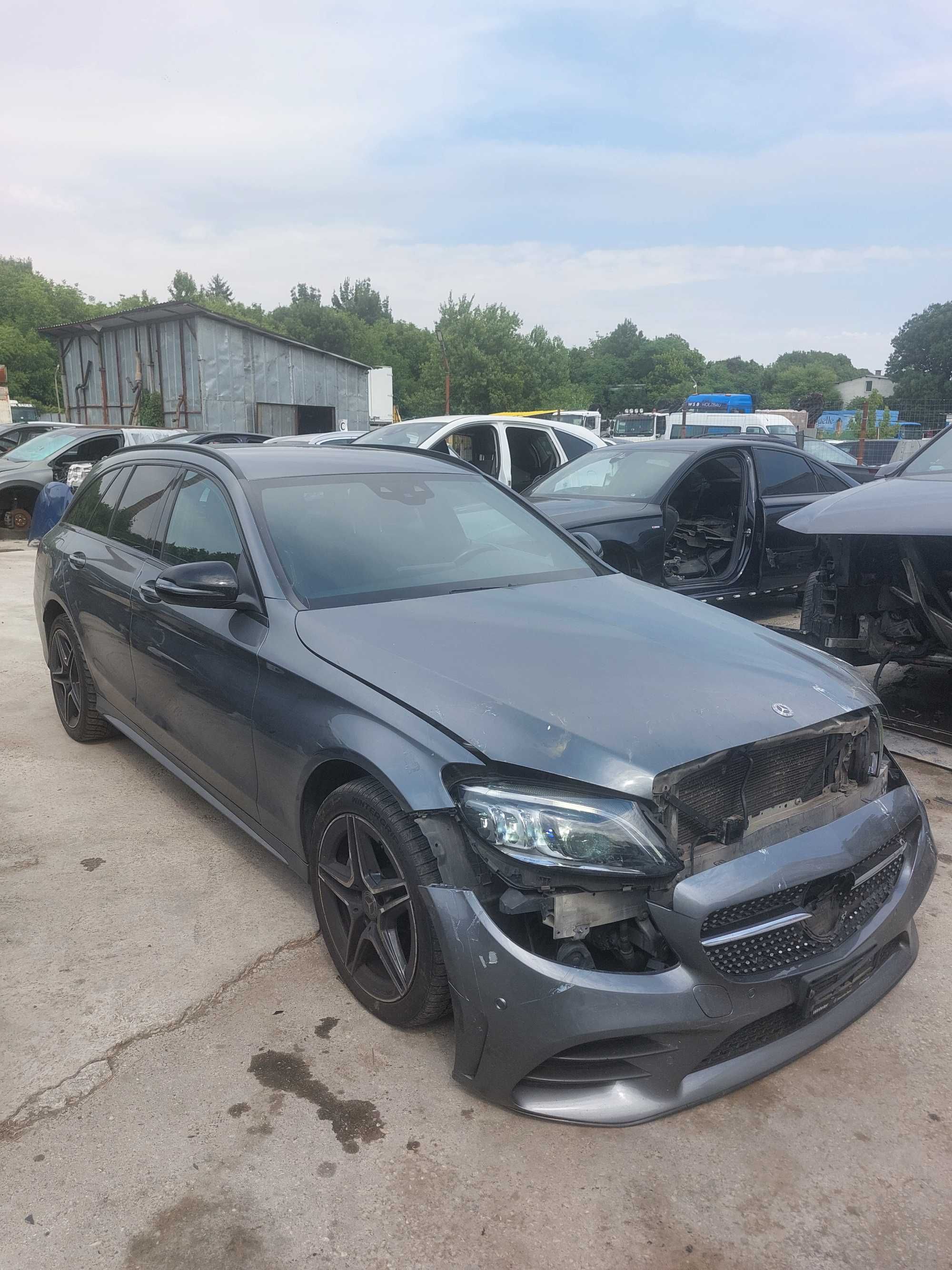 На Части:Mercedes W205 FACE AMG C220d 2019 Ляв волан,Диг.табло,Дистрон