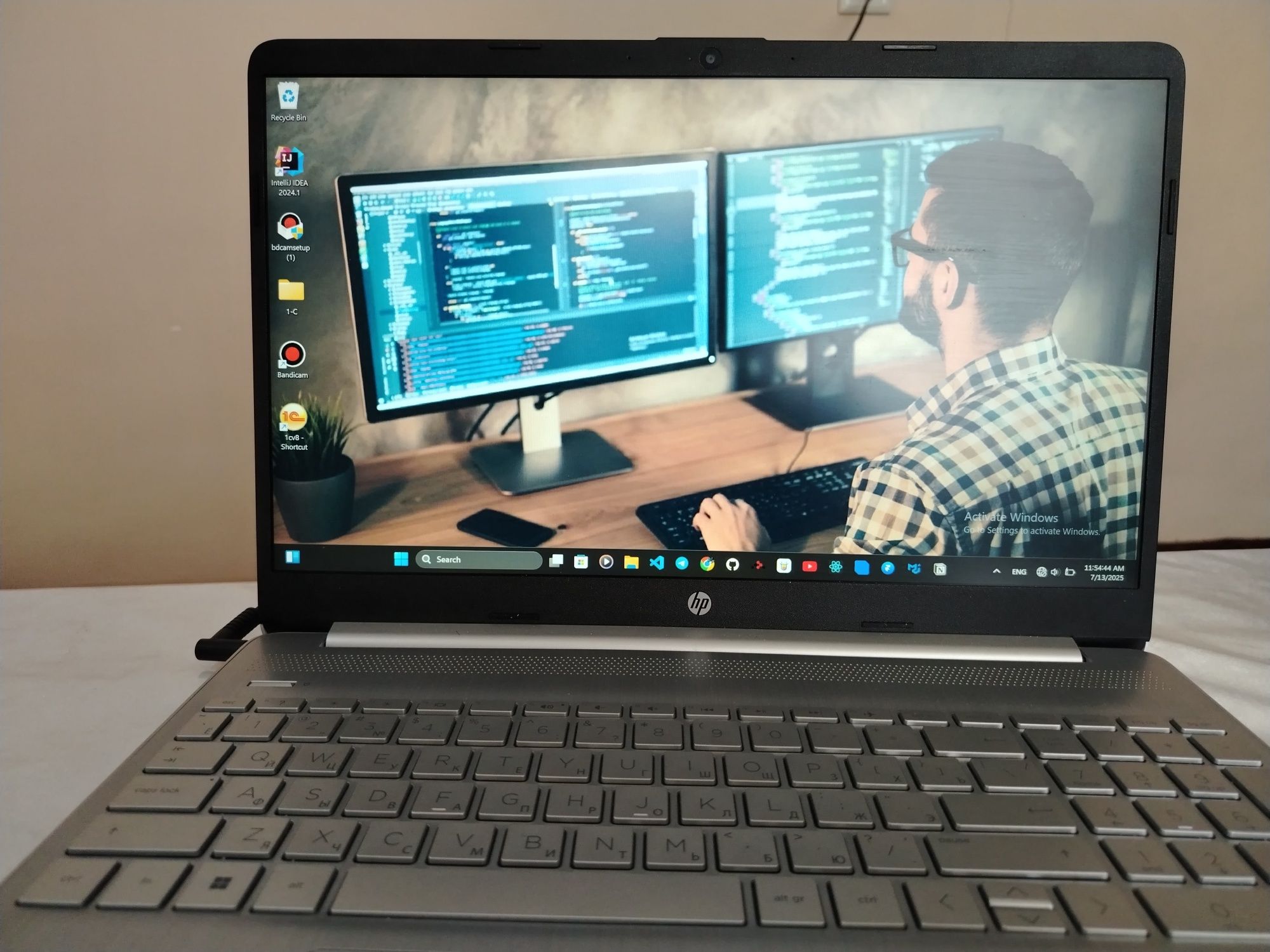 HP Notebook srochna sotiladi