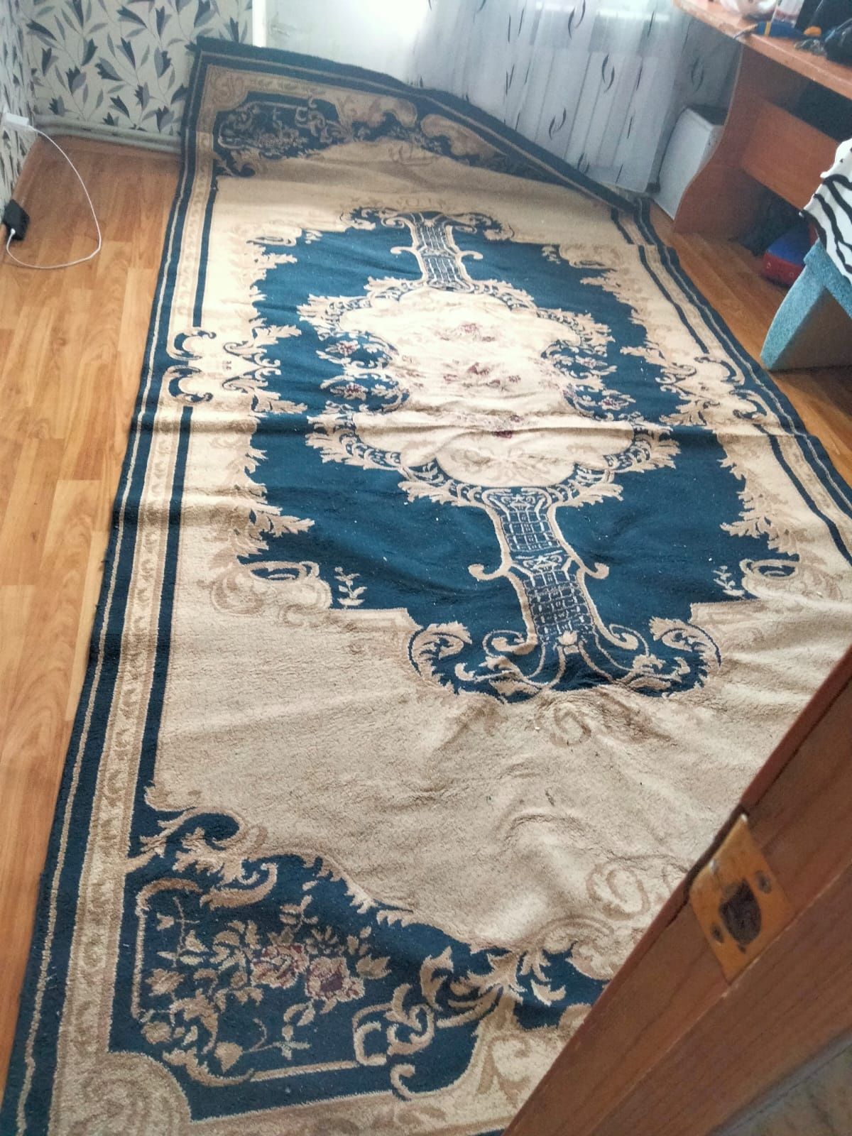 Продам 3 ковра б/у