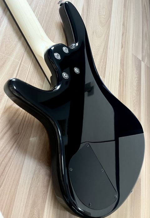 Bass Electric Gio Ibanez GSR180 + Amplificator