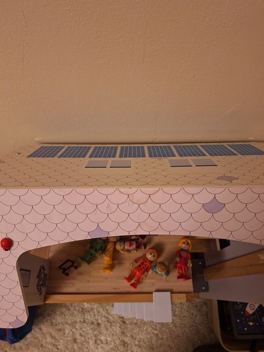 Дървена къща за кукли