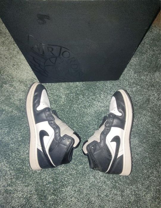 Jordan 1 Mid SE Panda Elephant