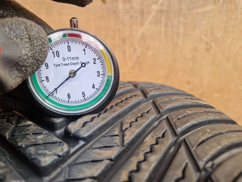 2 Anvelope de iarnă Hankook R20 255/45 DOT4723