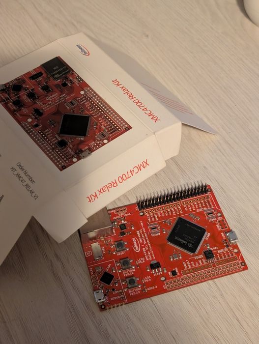 Infineon XMC 4700 Relax Kit