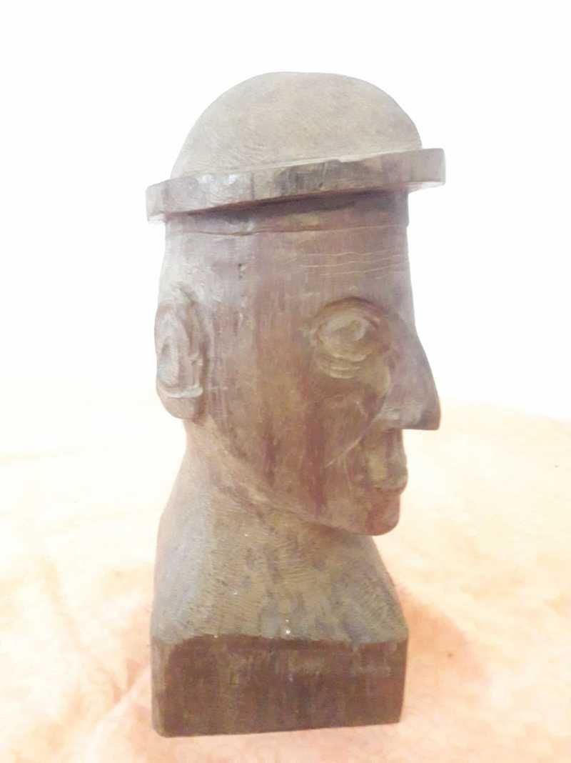 Sculptura bust din lemn