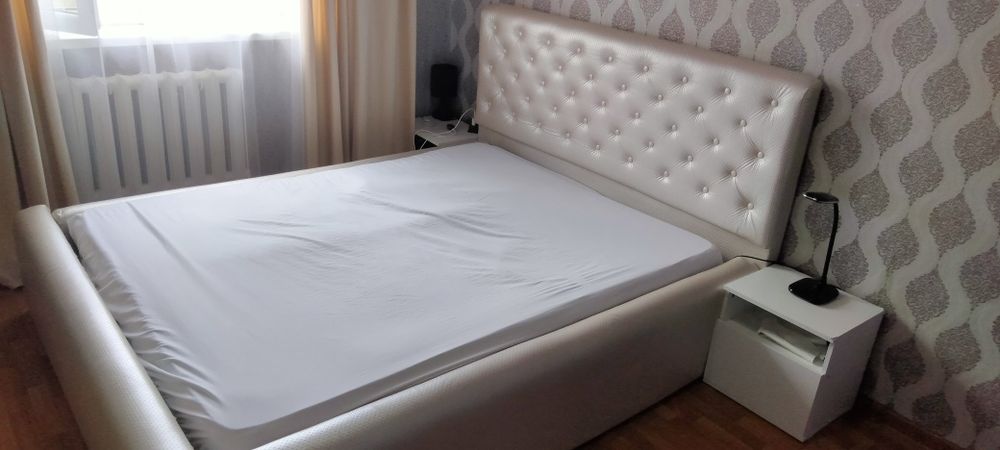 Продам 2х спальную кровать