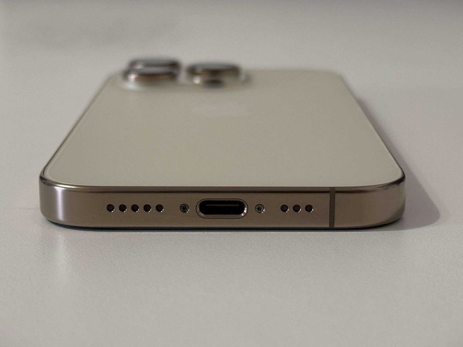 Бартер! Като НОВ! iPhone 16 Pro Desert Titanium
