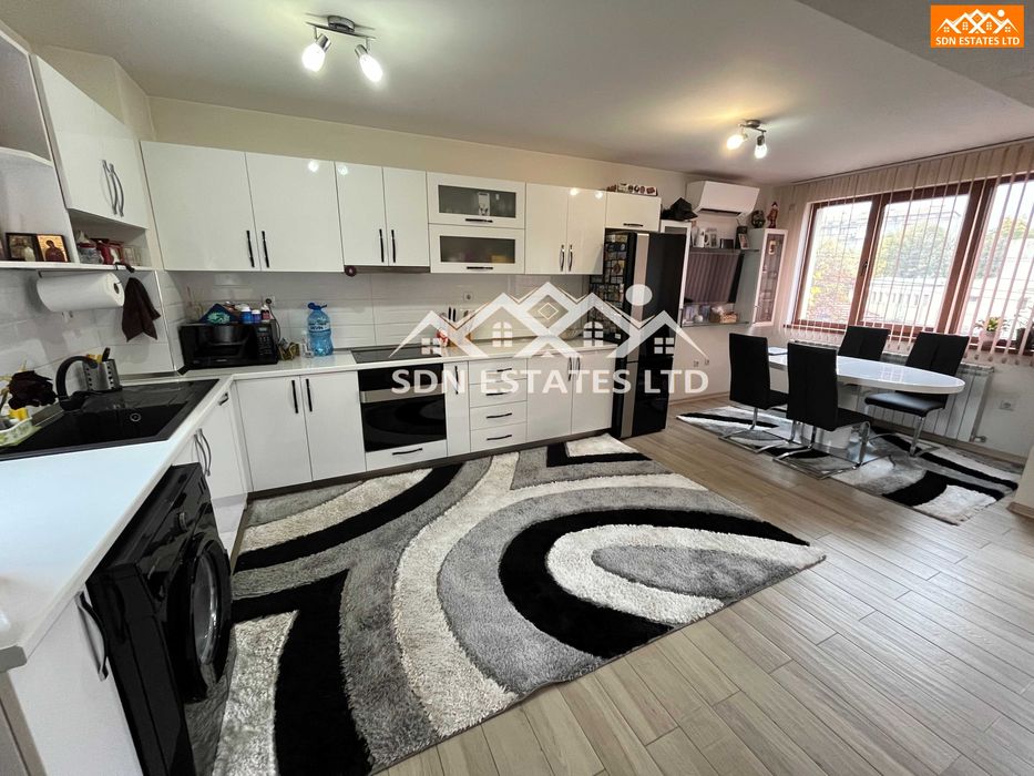 Продава прекрасен напълно обзаведен апартамент с три спални до Лидл