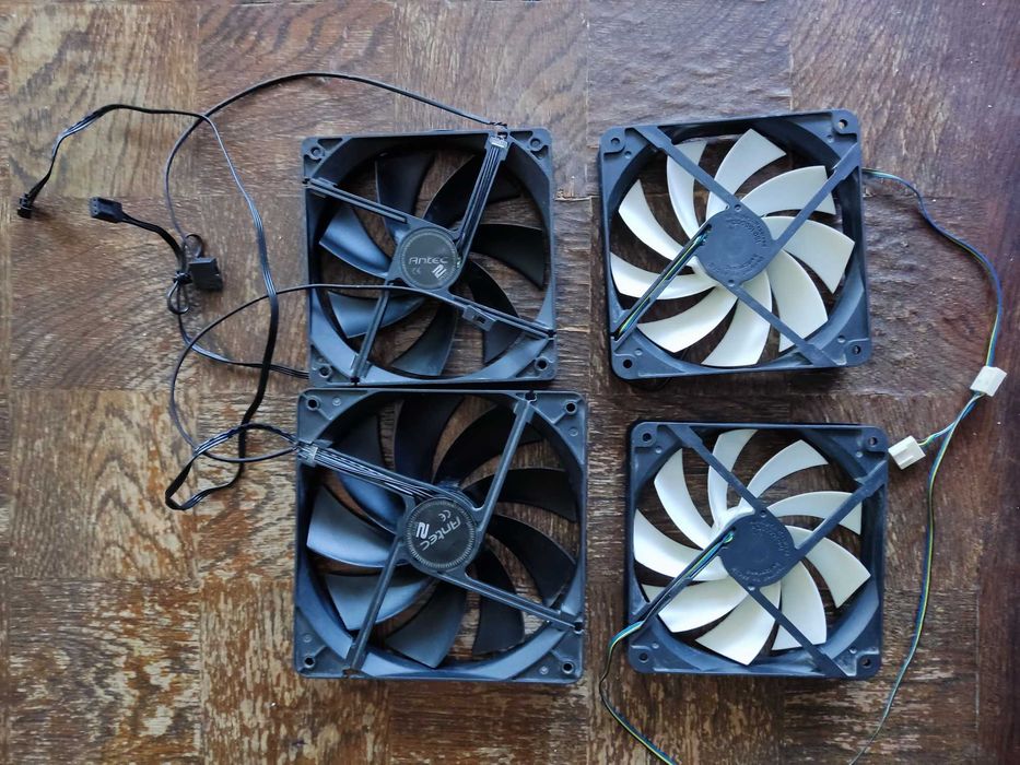 Vand 4 ventilatoare PC