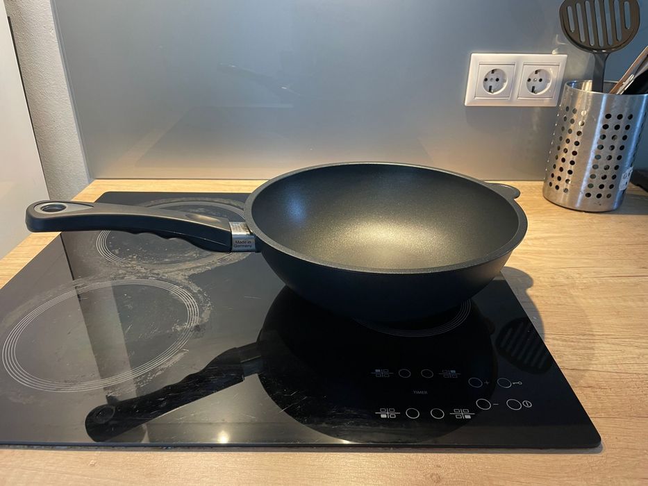 Tigaie AMT Gastroguss «The World’s Best Pan», fabricată în Germania