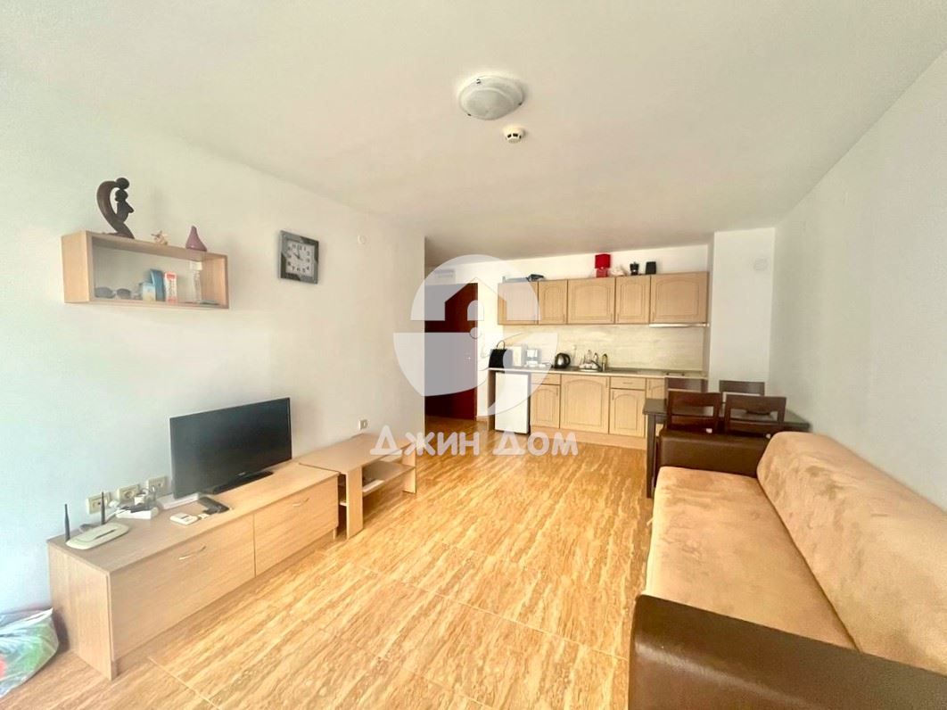 Продава се Двустаен апартамент в Свети Влас - 78 кв.м за 1077 €/кв.м - Снимка #2