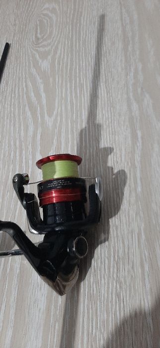 Bat spinning din 4 bucati impreuna cu mulineta