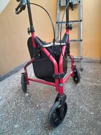 Ролер с три колелата за хора с увреждания