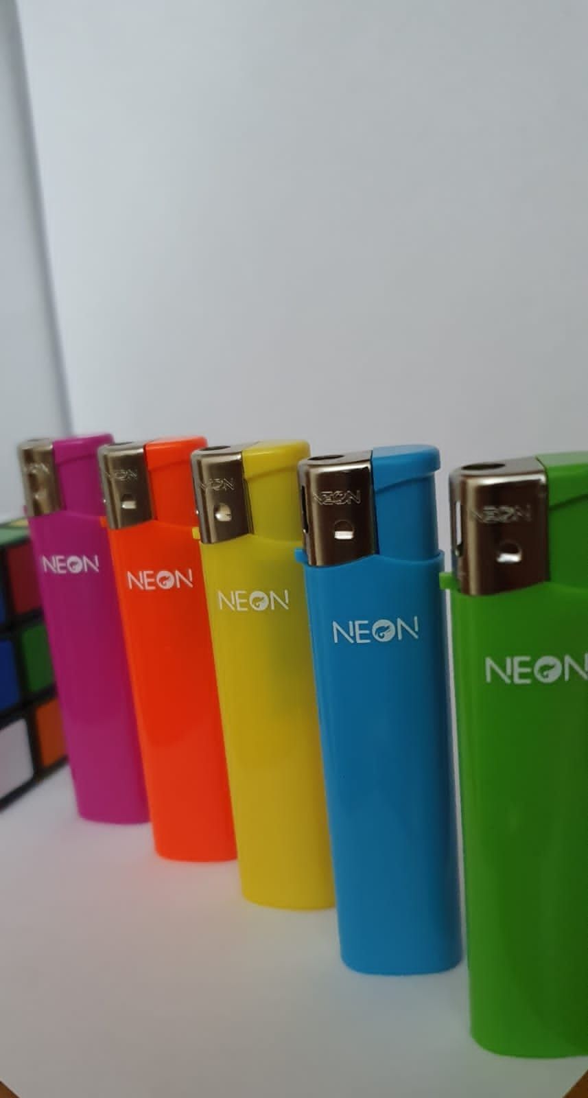 NEON бренд зажигалка