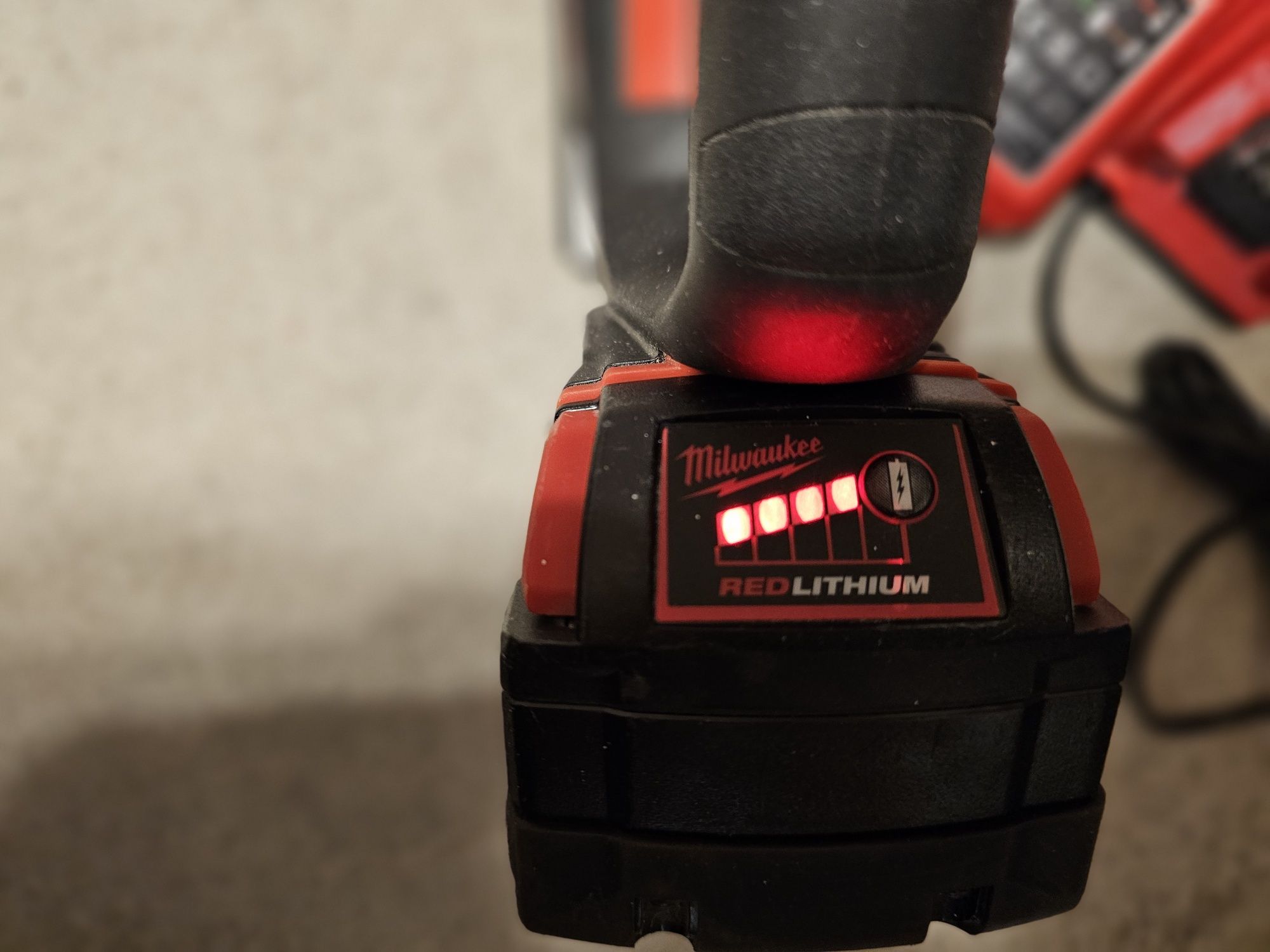 Fierastrau pendular/soricel Milwaukee M18 BJS-0/2023 cu acumulator