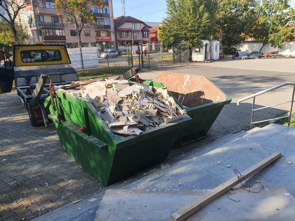 Transport Moluz MOLOZ Containere bene detasabile auto basculante